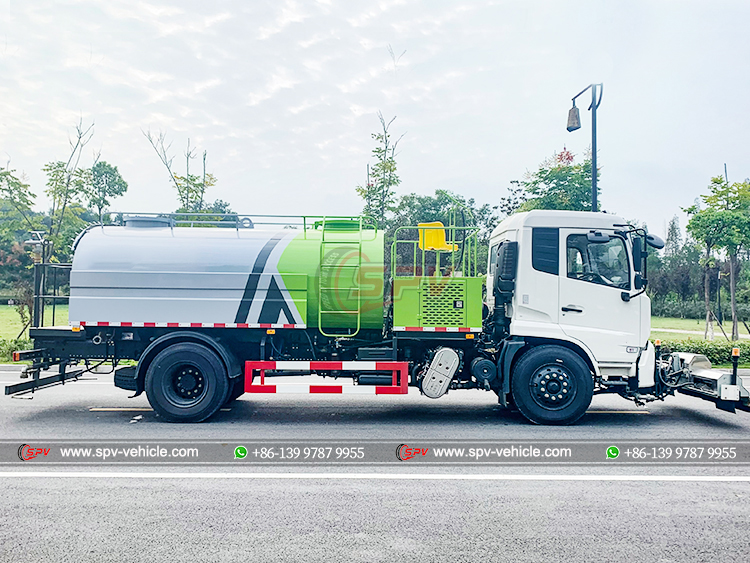 DONGFENG 4x2 Road Sanitation Truck - Rright Side